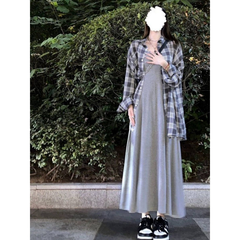 法式复古灰色带胸垫吊带连衣裙女夏季收腰气质设计感内搭包臀长裙|undefined