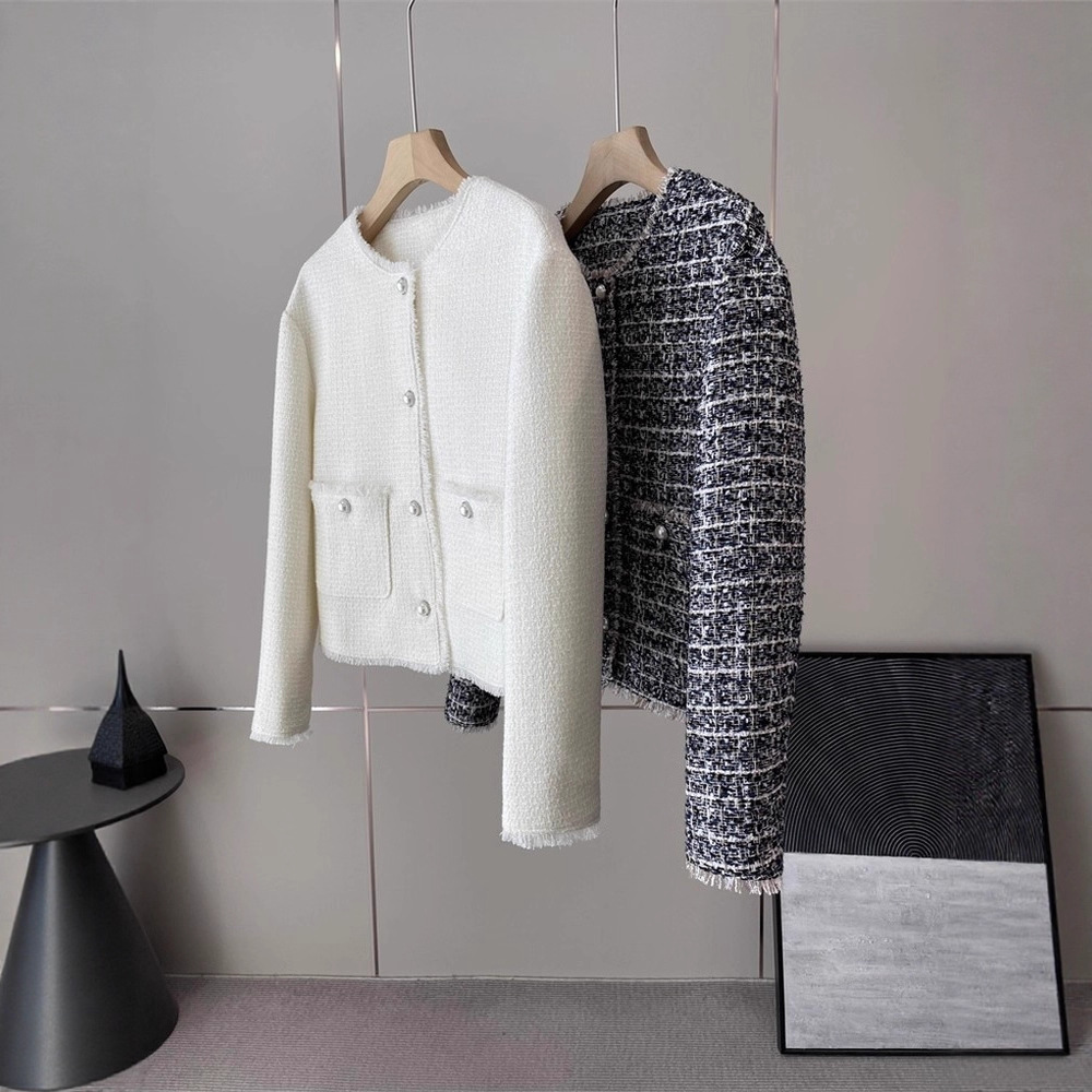 Japanese Pure! 23! ~Italian Guabel~Wool Tweed Gold and Silver Thread Braided Raw Edge Fragrant Short Jacket