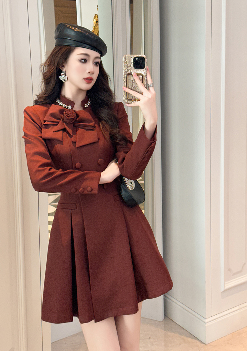 Váy ngắn kiểu Pháp cổ tròn hoa nổi eo thon dáng đẹp — Màu đỏ rượu chi tiết 4