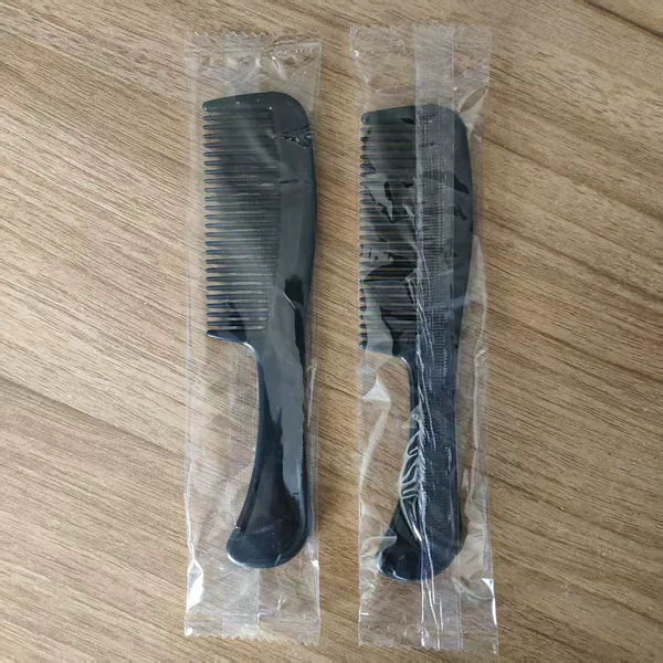Wholesale Hotel Disposable Combs, Beauty Salon Room Plastic Combs, Plastic Combs for Bathing and Sauna Use