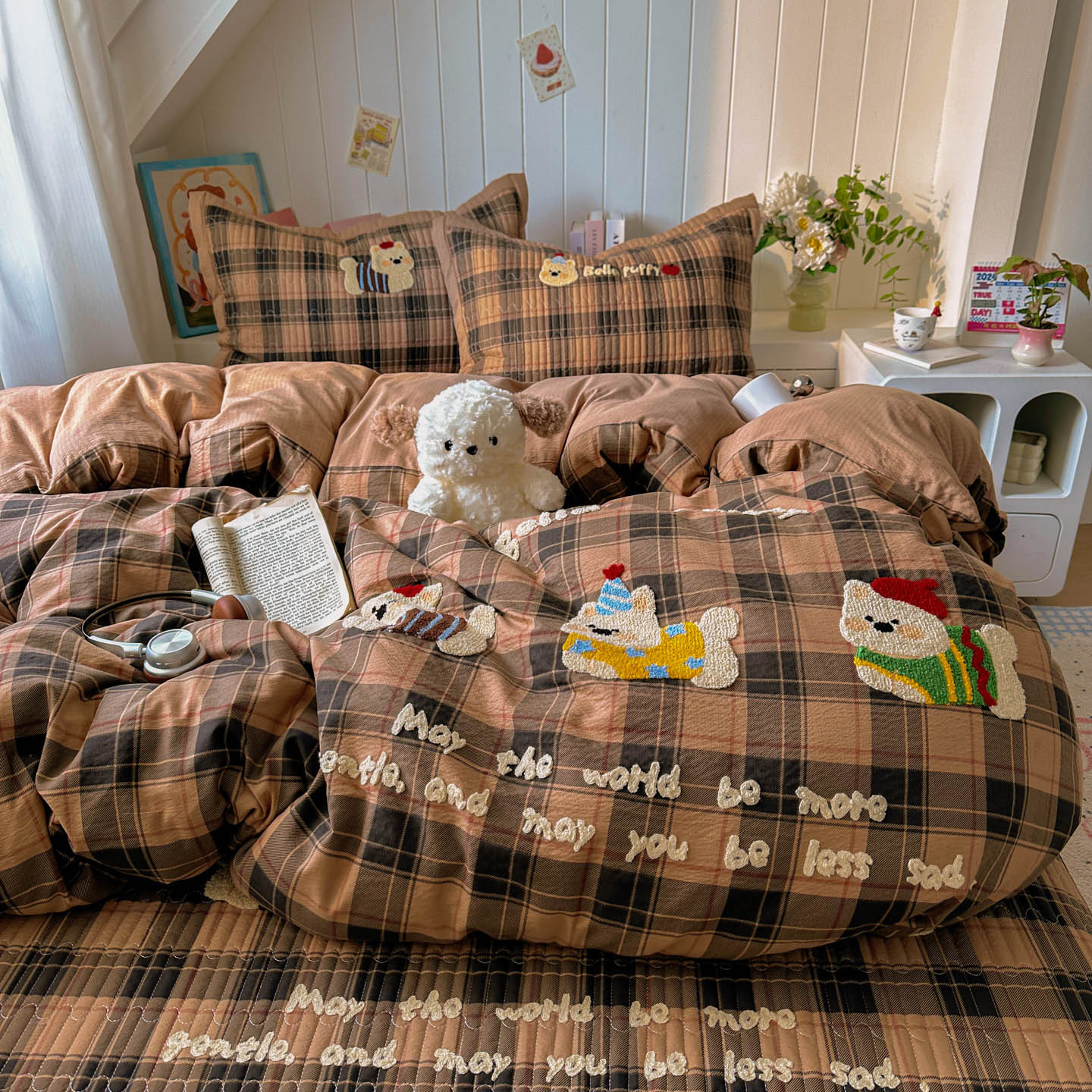 Cuatro estaciones nube delgada toalla de doble hilo bordada cubierta de cama cuatro piezas cubierta de cama de un solo producto Maillard cubierta de almohada de tres piezas