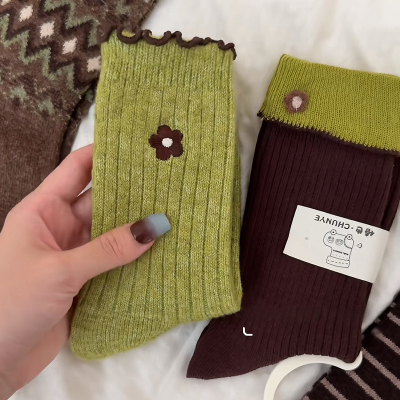 The Wizard of oz ~ Coffee Green Is Perfect for Winter ~ Full of Retro High-End Autumn and Winter Wool Socks and Piles of Socks