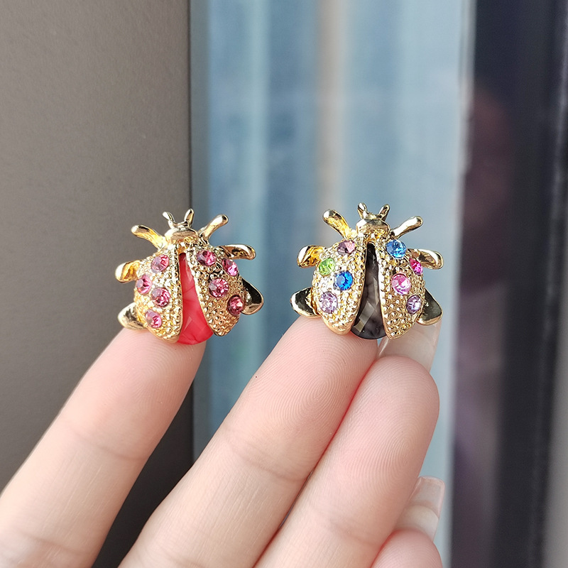 Fashion Personality Vintage Brooch Beetle Seven Stars Ladybug Colorful Corsage Clothing Accessories_voghion.com