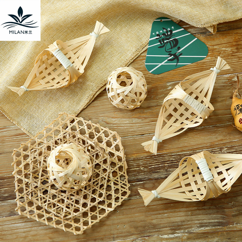 Festival del Bote del Dragón Tejer de bambú Hecho a mano Diy Barco del bote del dragón Bolso de ajenjo Ramo Empaquetado Decoración de la puerta Colgante de la puerta Joyas de coche hechas a mano