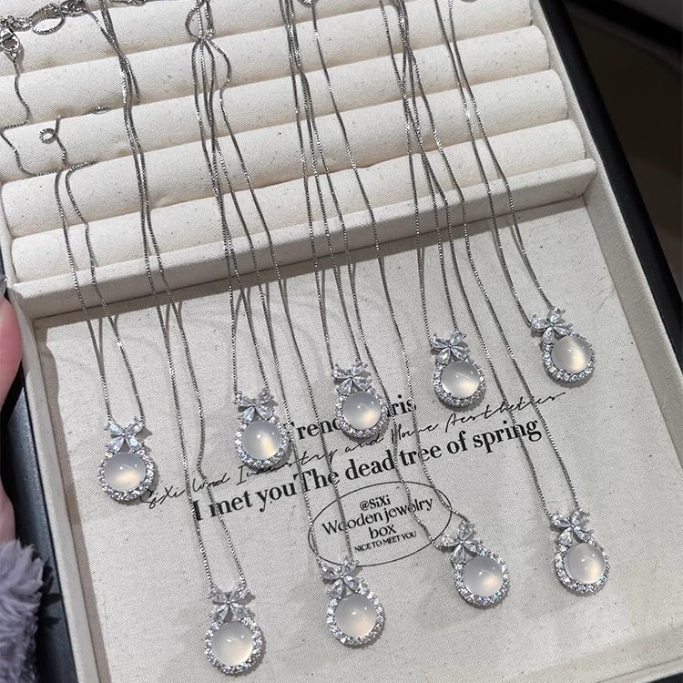 Fashionable chain for key bag  white jade, sophisticated universal accessory, Chanel style 3