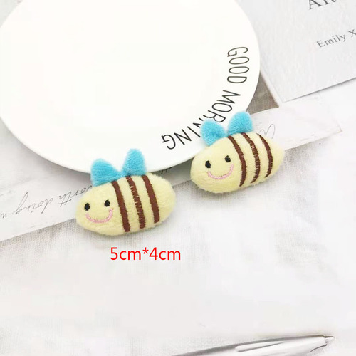 Manufacturer of Japanese style cartoon plush brooches, clothes, bags and safety pins, cute cats, fish and bees accessories, dropshipping