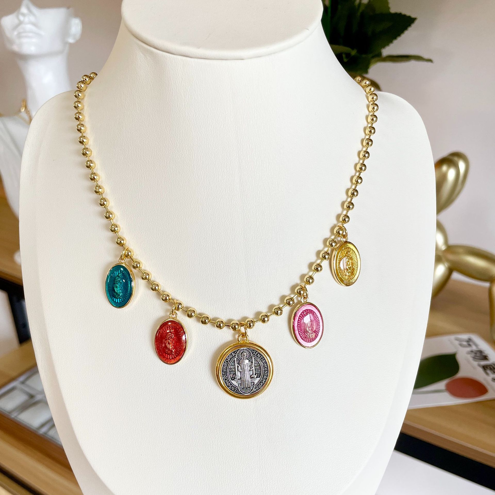 35g Weight Copper Pendant Material Copper Retro Virgin Mary Oval Pendant Necklace