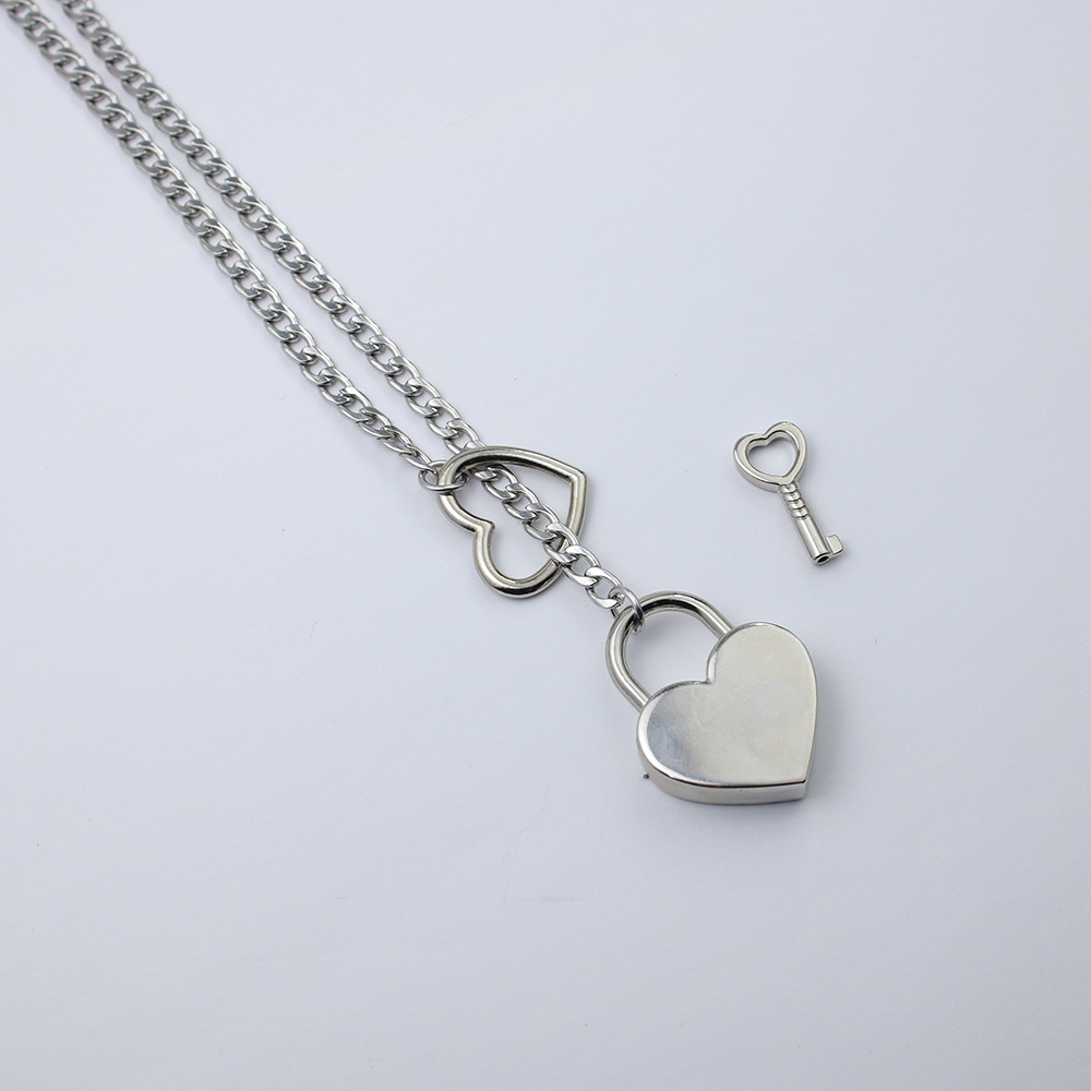 Collar de corazón con incrustaciones de diamantes y cadena móvil_voghion.com