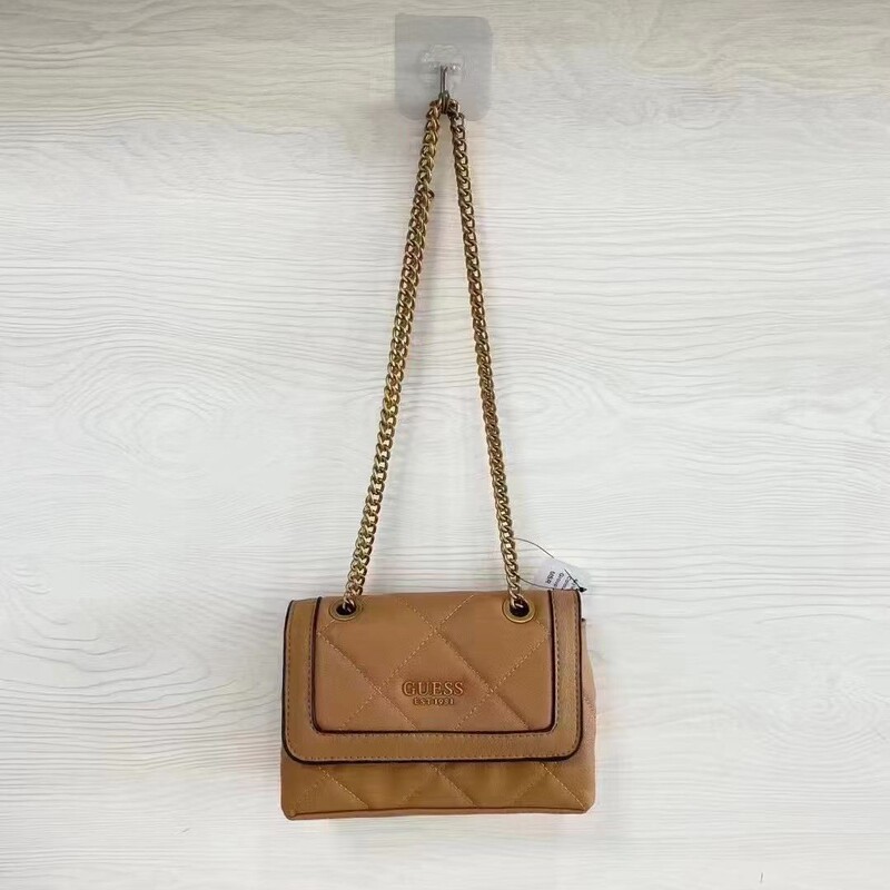 Guess foreign trade European and American style quilted rivet chain handbag, shoulder and crossbody bag for women, lightweight, fashionable, versatile for commuting Guess foreign trade European and American style quilted rivet chain handbag, shoulder and crossbody bag for women, lightweight, fashionable, versatile for commuting