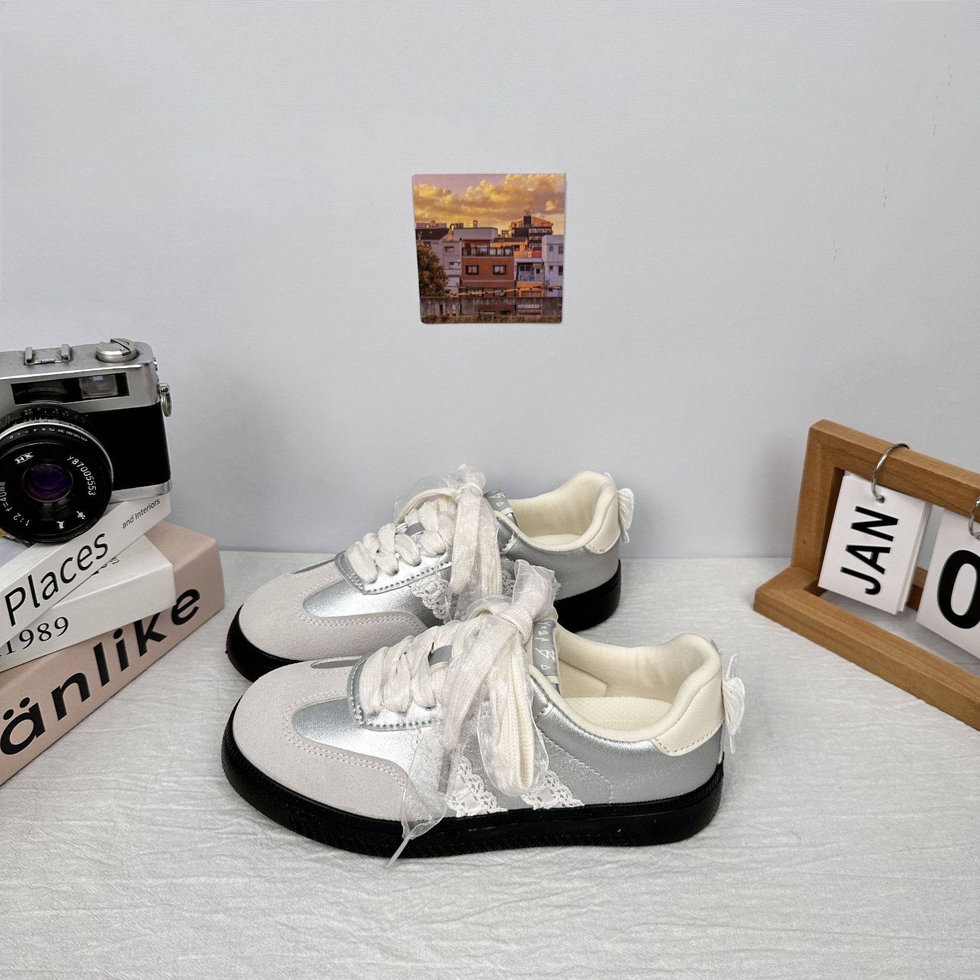 Zapatos de entrenamiento alemanes de suela gruesa de onda lejana para mujer 2025 primavera nuevo clásico retro Forrest Gump zapatillas de costura de encaje