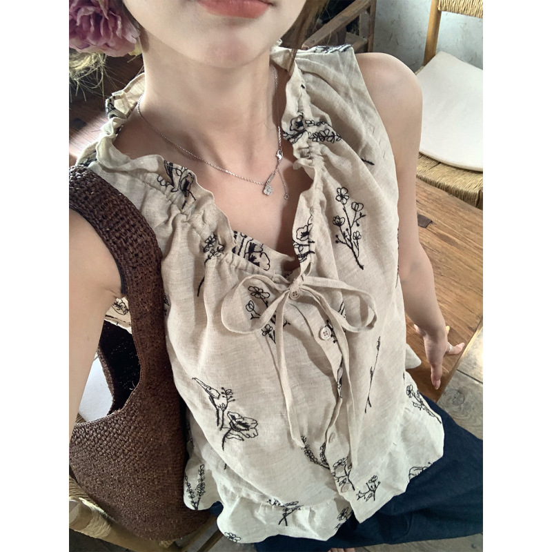 im向 松黎茶语 苎麻木耳边刺绣V领无袖上衣女系带荷叶边宽松小衫|undefined