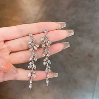 Серьги-подвески с серебряной иглой, цирконии крокодиевидной и круглой формы, лёгкие
