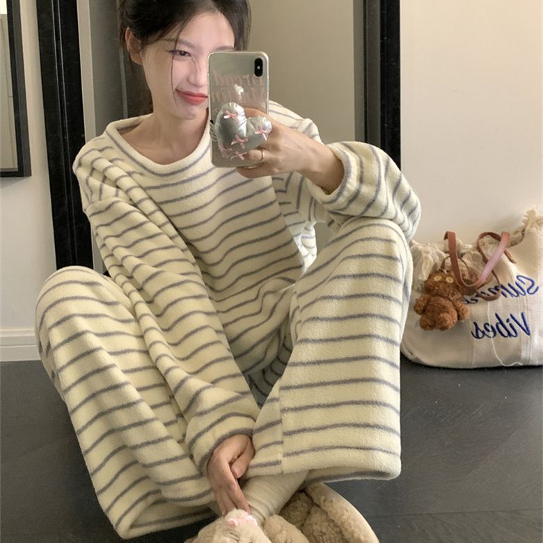 Autumn and Winter Women's Coral Fleece Thickened Warm Korean Style Going Out Light Luxury Internet Celebrity Style Half Fleece Loungewear Set