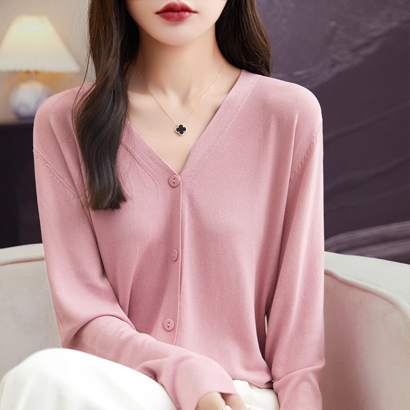 Spring and Autumn Summer New Ice Silk V-neck Long Sleeve Knitted Cardigan Loose Short Air Conditioning Sunscreen Jacket Coat Base Shirt Spring and Autumn Summer New Ice Silk V-neck Long Sleeve Knitted Cardigan Loose Short Air Conditioning Sunscreen Jacket Coat Base Shirt