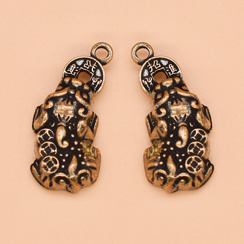 Pure brass brave key chain five emperor money open cover hollow gourd can be installed cinnabar creative vintage ornaments