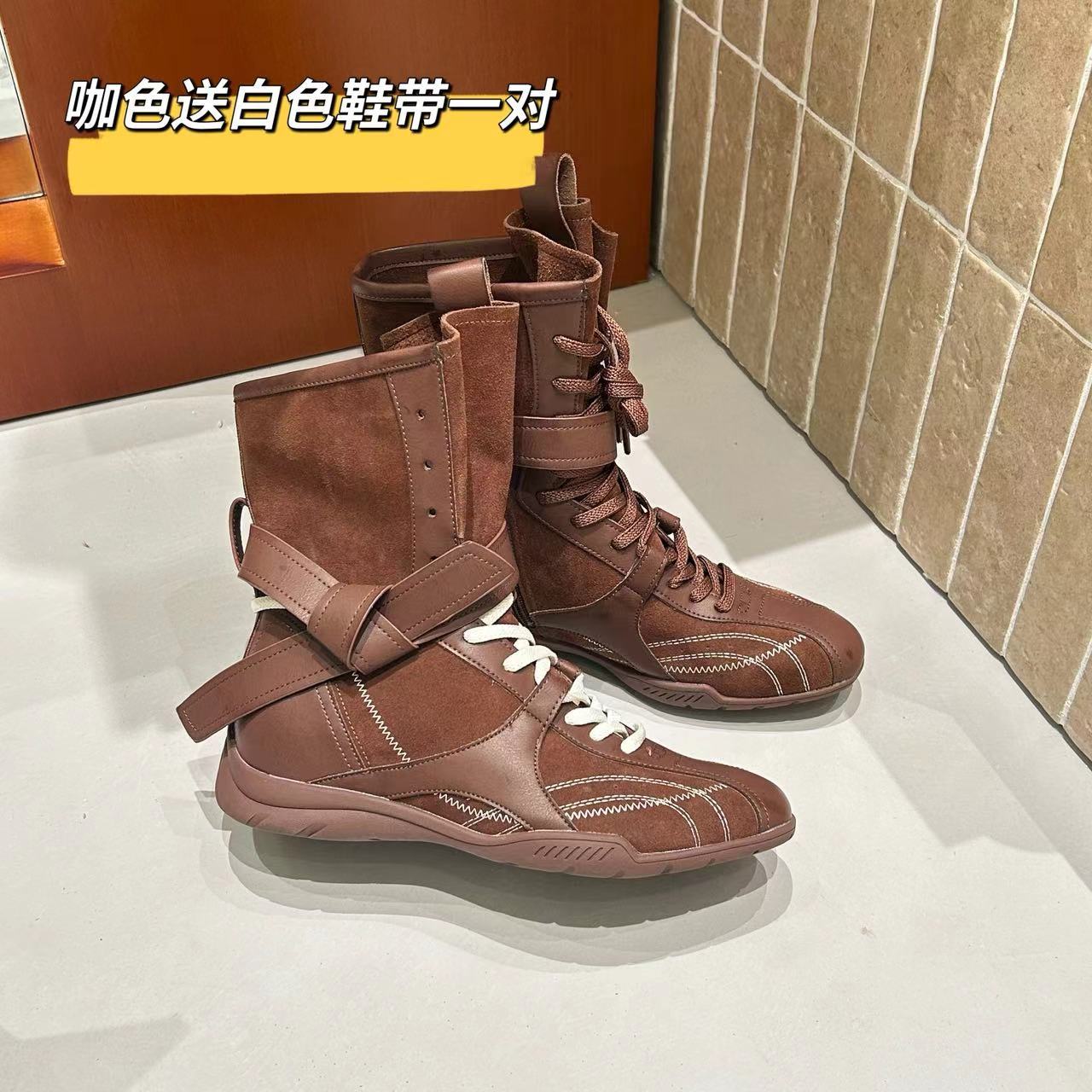 2025 春レトロインナー高さマーティンブーツ女性のブラウンボクシングブーツヌバックレザーラウンドトゥレースアップスポーツブーツショートブーツ