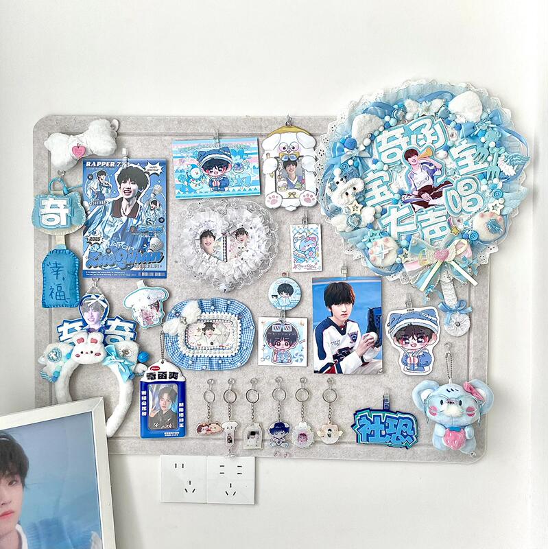 Felt Board for Fan Photo Wall Display, No-Punch Magic Tape DIY Bead Storage Board, Room Decoration for Girls