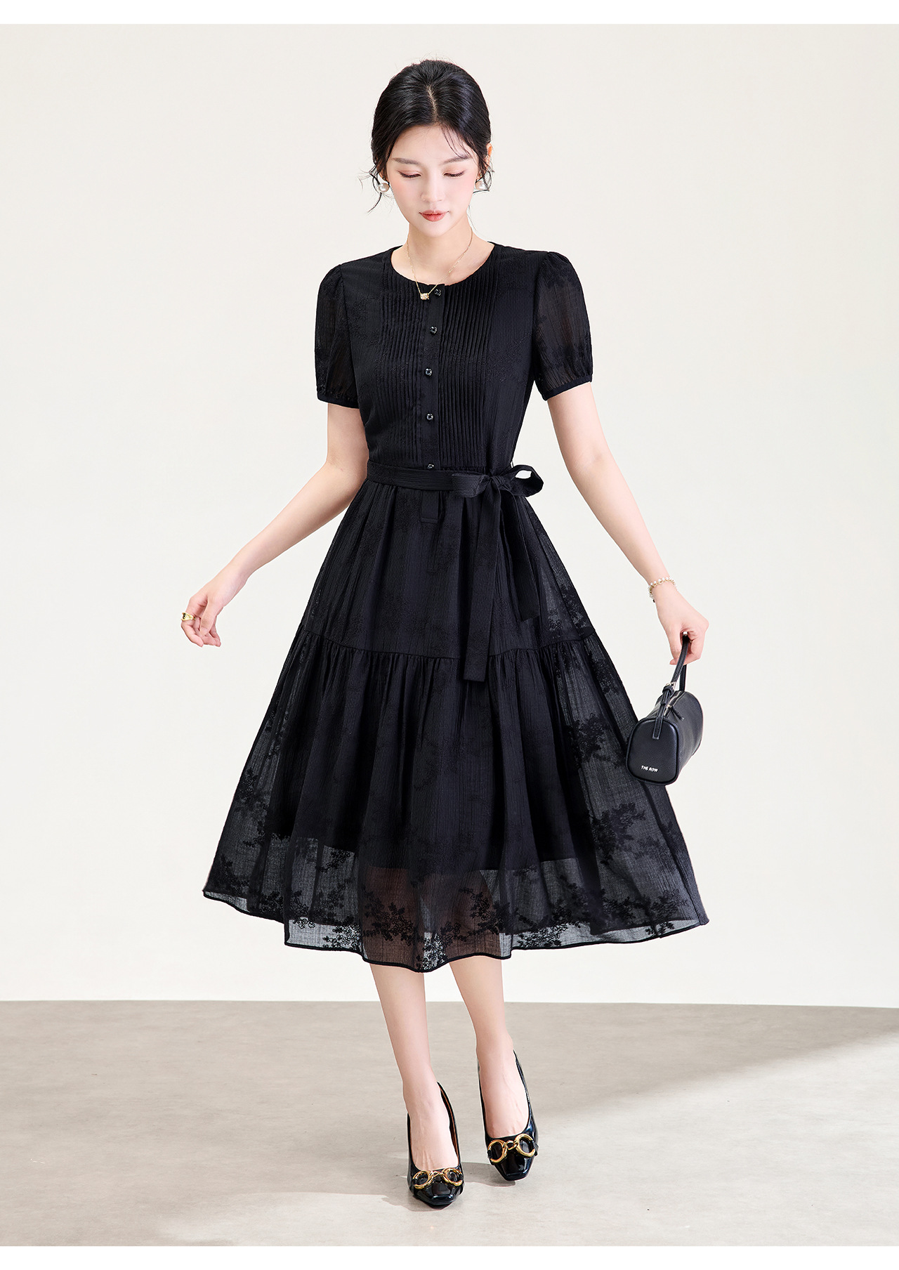 Váy maxi thêu hoa tay ngắn chất liệu tencel mềm mại — màu đen chi tiết 19