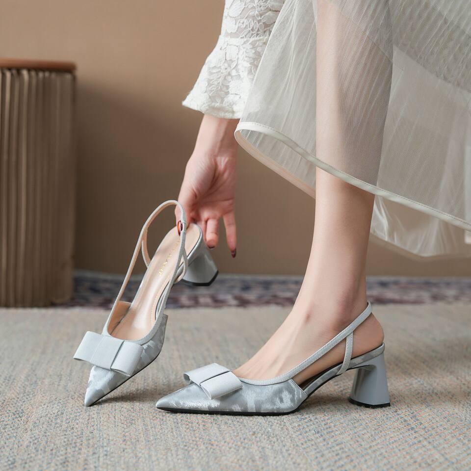 Sandal cao gót nữ mũi nhọn hở gót gót thô đính nơ phong cách công sở, gót 6–8 cm — Màu kaki, Màu xám bạc, màu đen