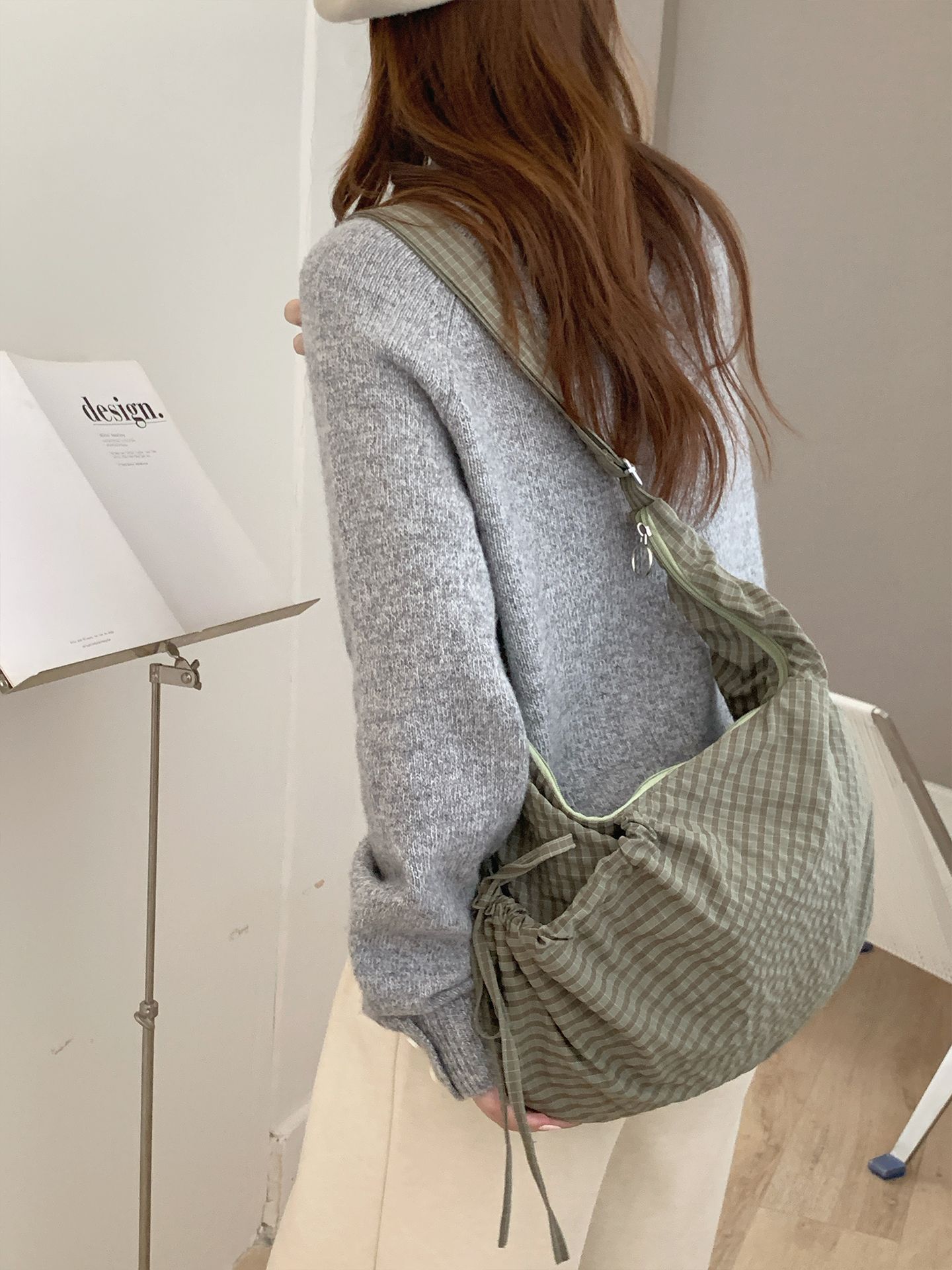 작은 격자 무늬 주름 조임끈 크로와상 - 연한 녹색 격자 무늬