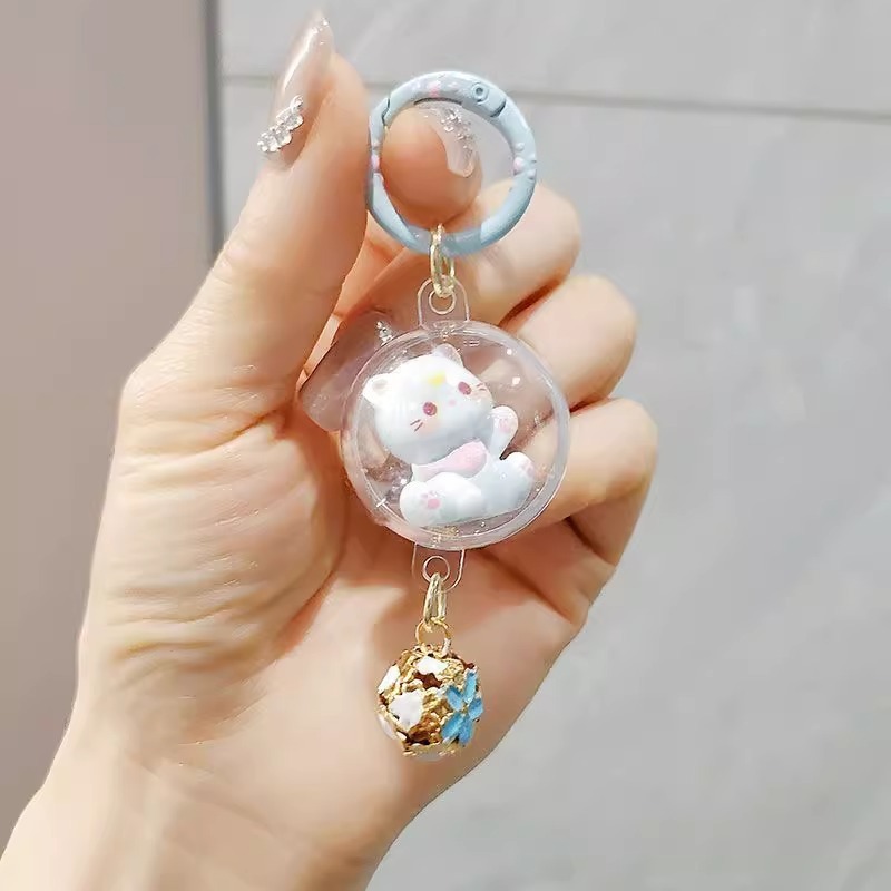 立体的なかわいい鐘猫キーホルダー漫画ガールハート学生スクールバッグペンダント親友への絶妙な小さなギフトとして|undefined