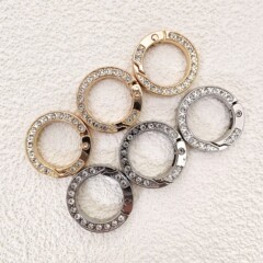 ファッション合金のダイヤモンドメッキのリングのキーホルダーのストラップの自動車のスプリングのバックルの包みのアクセサリーの金属の部品