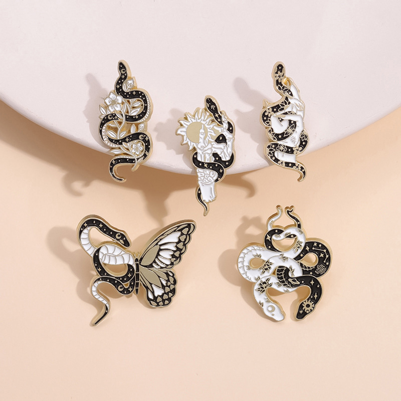 Dark style creative animal brooch metal badge butterfly black and white small snake totem returning to work metal clothing accessories