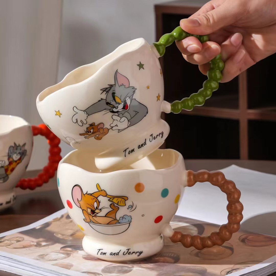 Taza de bebida de gato y ratón autorizada genuina Regalo de cerámica Taza de desayuno de gato Tom personalizada Taza de regalo de mano