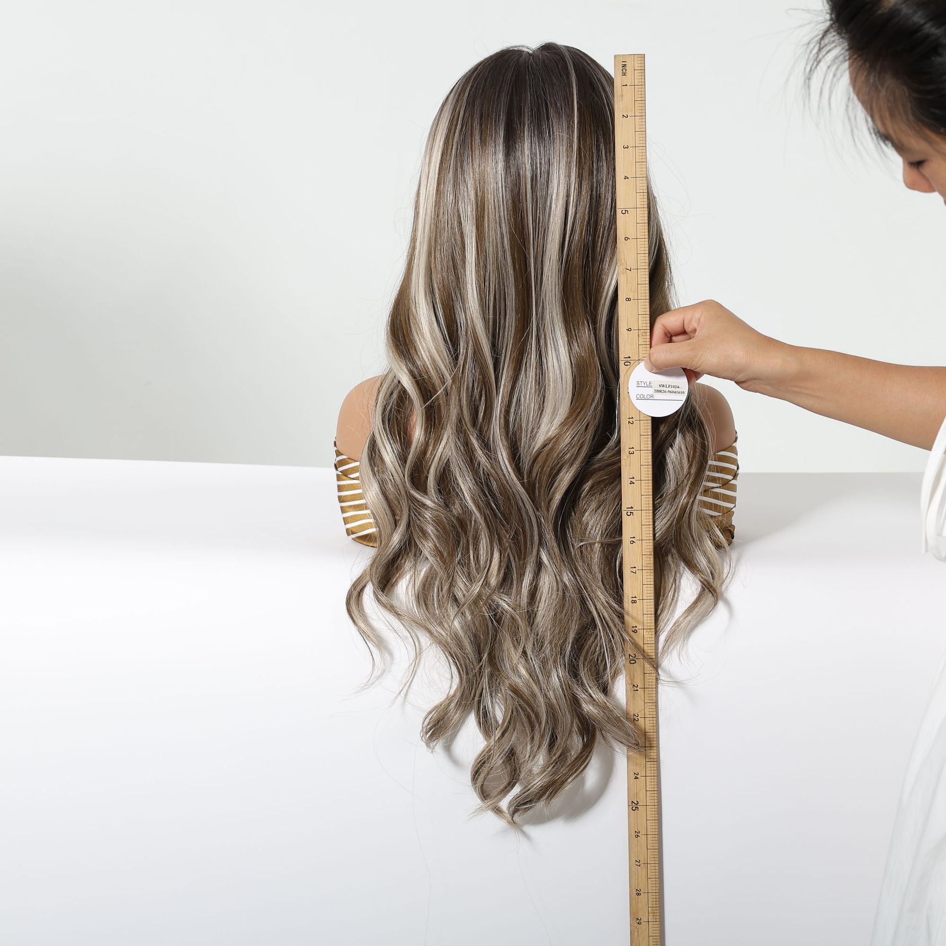 13 * 6 gran área de encaje libre de costura gradiente gris oscuro cuero cabelludo realista cabello largo rizado encaje cubierta de cabeza