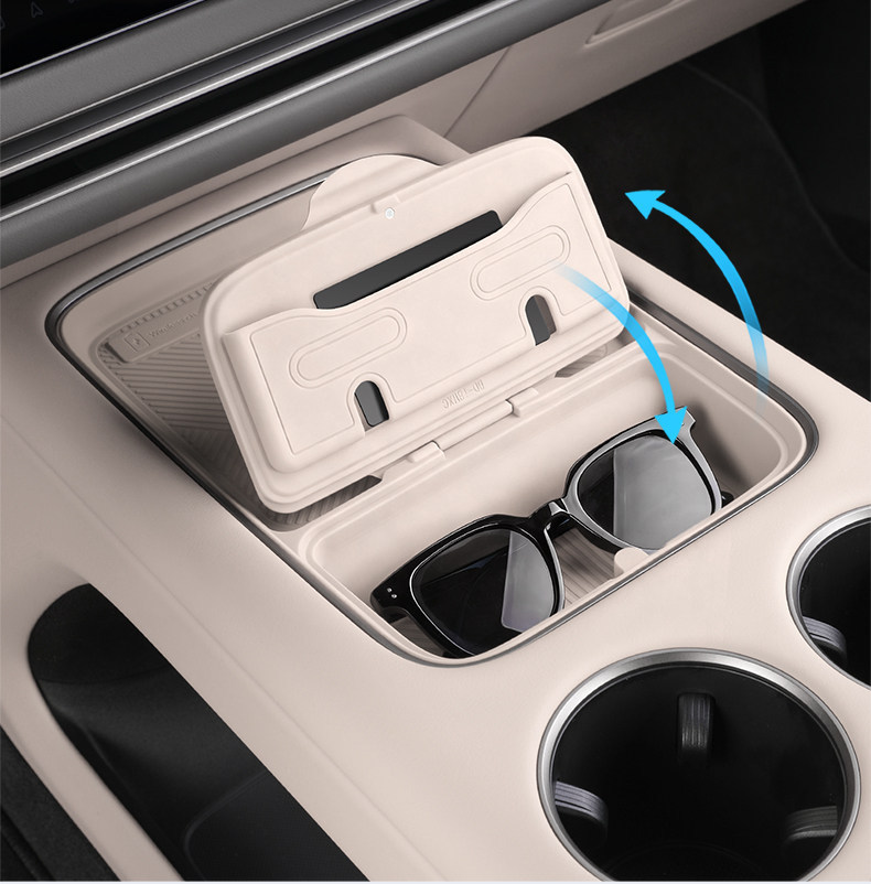 Suitable for the Ideal i8i6, special wireless charging silicone mat for the central console, anti-slip protection for water cups, car interior accessories