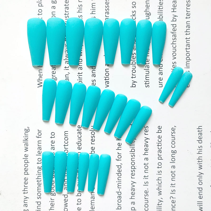 Europa y los Estados Unidos más vendidos lago azul ballet manicure personalidad brillante estilo de vestir uñas 24 piezas parches de uñas terminados