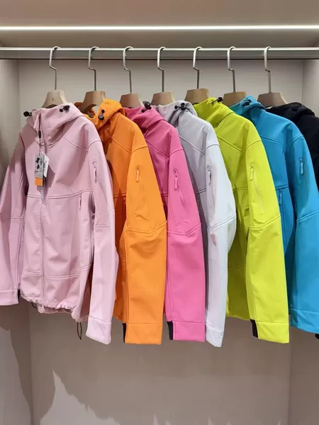 2026 Autumn/Winter New Mountain-Style Outdoor Functional Unisex Three-Proof Softshell Fleece-Lined Hooded Jacket