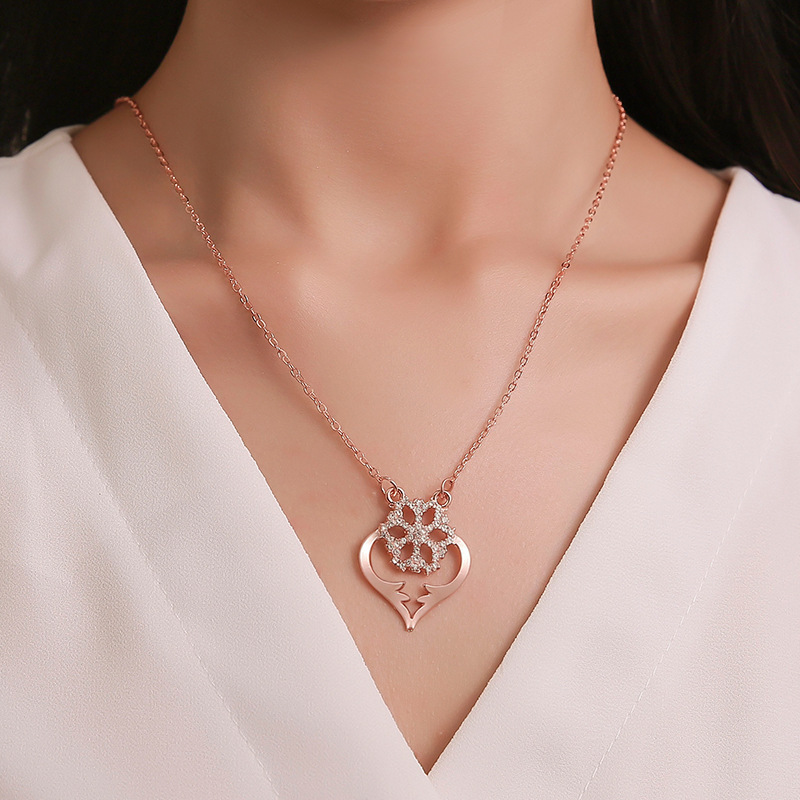 Hot selling minimalist geometric necklace with female creative design alloy smiling face collarbone chain_voghion.com