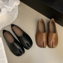 English-style retro split-toe flat shoes for women, easy-to-wear casual single shoes with soft soles and soft surfaces