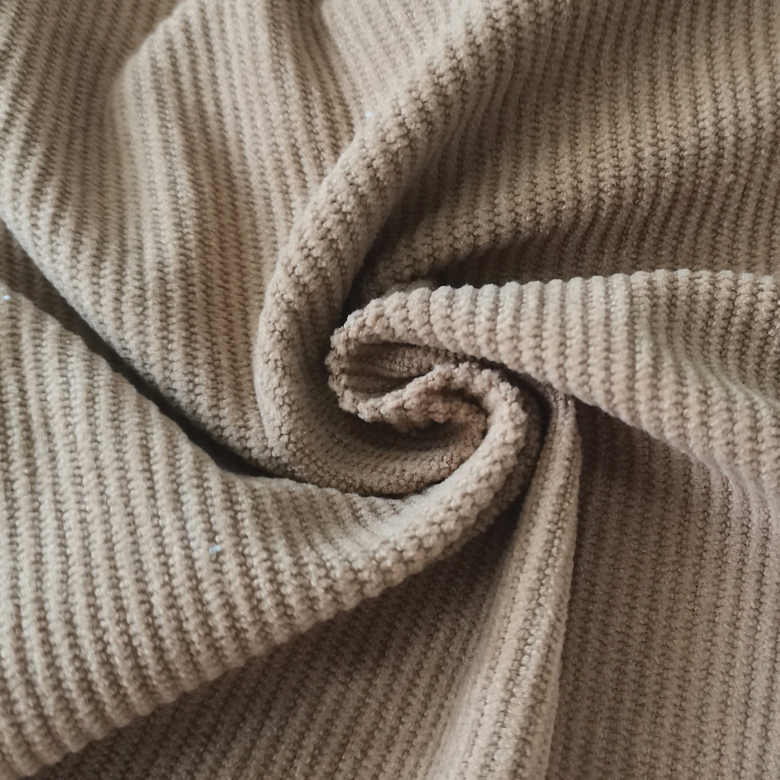 秋冬上新 11条棉感灯芯绒 裤装 外套 衬衫 染色面料 现货批发