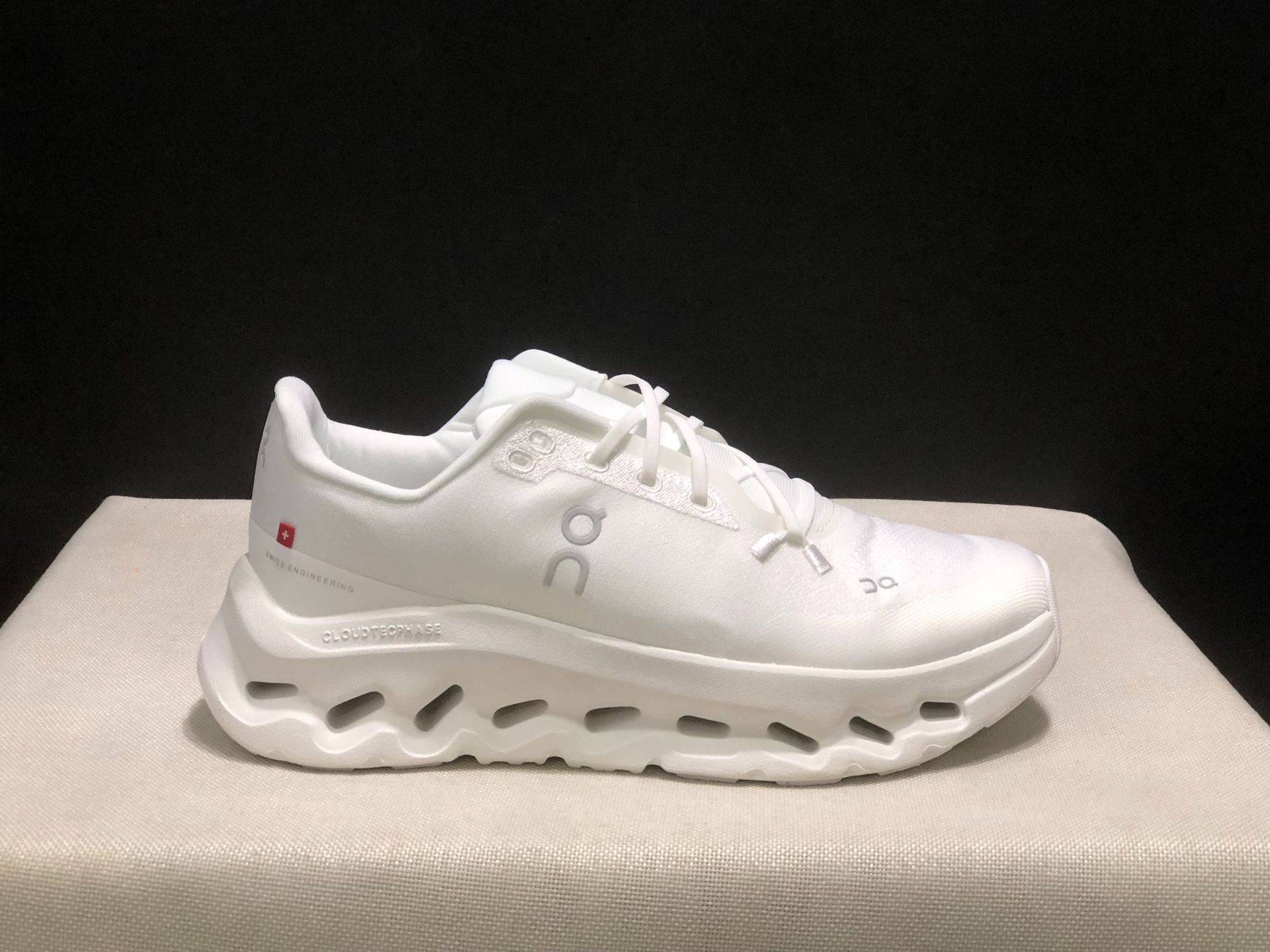 All white 36-45 / 36