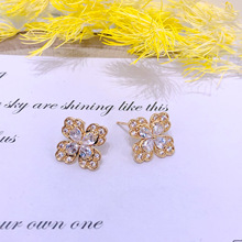 ��Լ��������΢����Ҷ������Ů ��ʱ�����ʶ���