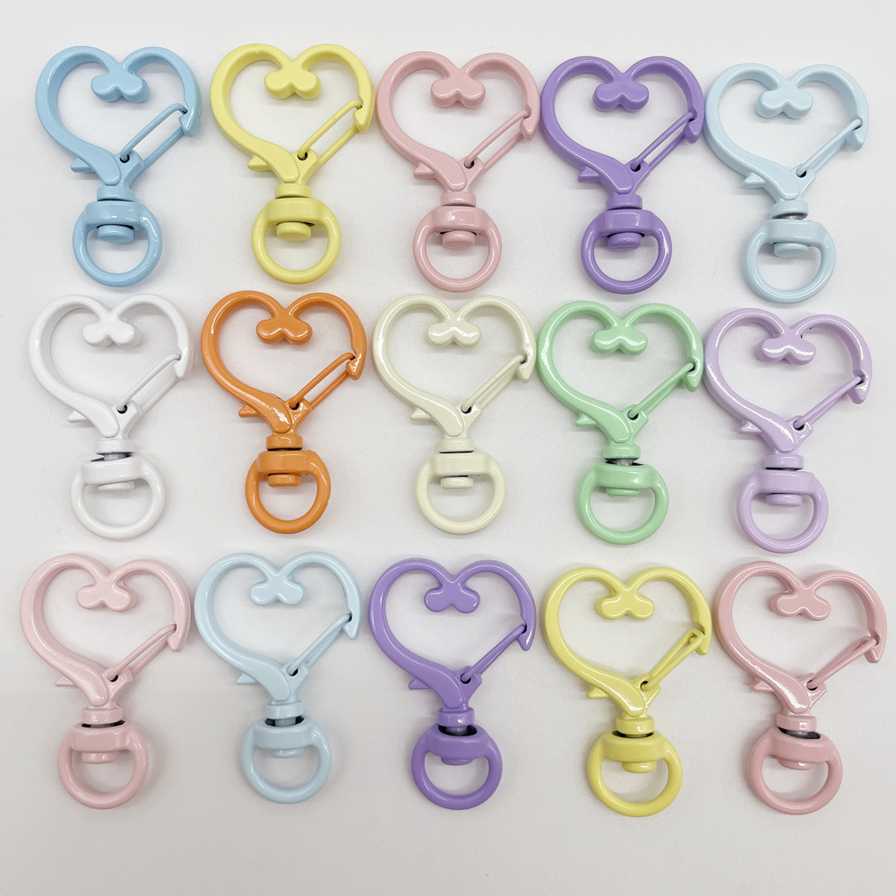 塗装済みスプリングバックル、塗装済みスプリングリング、特殊形状ハートキーホルダー、DIY手作りアクセサリーパーツ、ペンダント、車の鍵