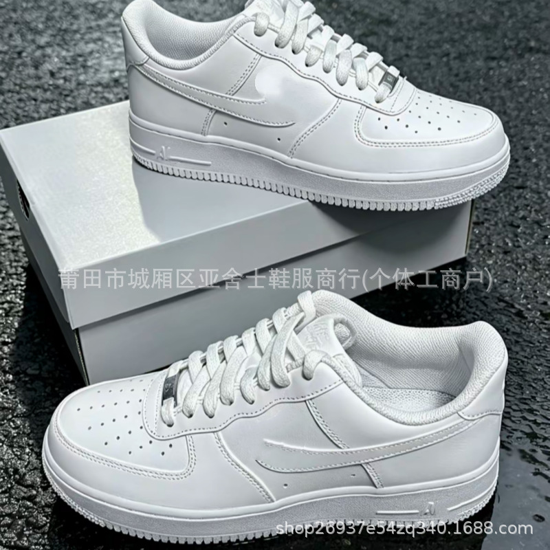 El aire retro No. 1 de la fuerza aérea pura transfronteriza está equipado con zapatos blancos af1, zapatos deportivos, zapatos casuales para hombres y mujeres.