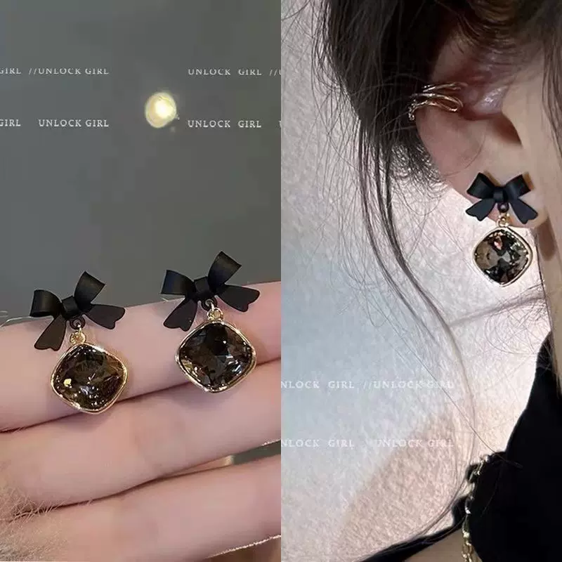 轻奢小众抖音同款气质黑色蝴蝶结耳钉女简约百搭方形水晶吊坠耳钉