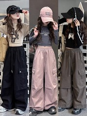 女の子の服装のズボンの春秋2025の新型の洋気の大きい子供の女の子の潮のクールな広腿のズボンの子供の秋のレジャーのズボン