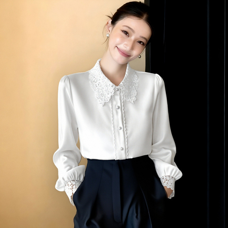 Real photos of the new Korean-style satin-feel, design-focused, hollow lace patchwork long-sleeve shirt for women, now available