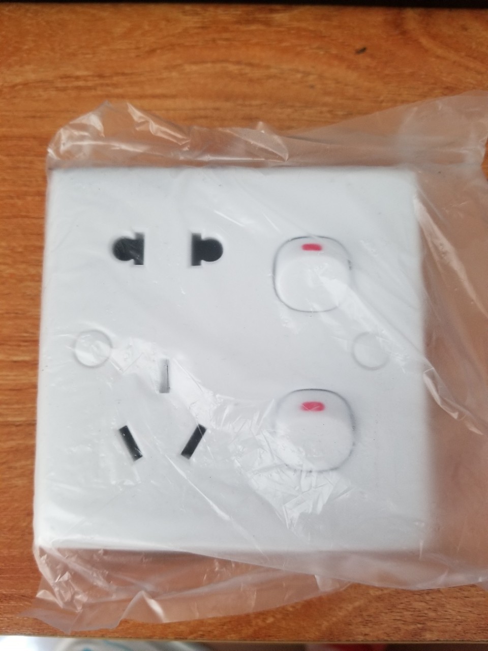 双五家用55指甲系列二位单控开关带五孔插座二三插面板