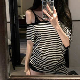 美式辣妹条纹撞色斜肩短袖上衣女夏宽松修身纯欲不对称设计感T恤