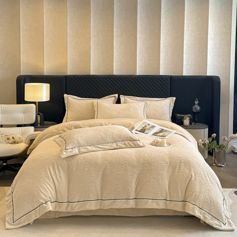 Cama de cama de clase A leche de lana de cuatro piezas de sábanas gruesas cubiertas de cama de cuatro piezas fabricantes de conjuntos de tallado