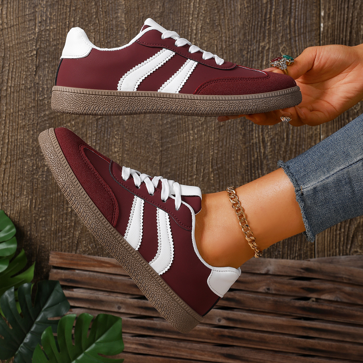 Zapatos de entrenamiento de base plana para mujeres 2025, primavera y otoño, zapatos de skate de comercio exterior de tamaño grande, zapatos casuales de moda, zapatos blancos para mujeres