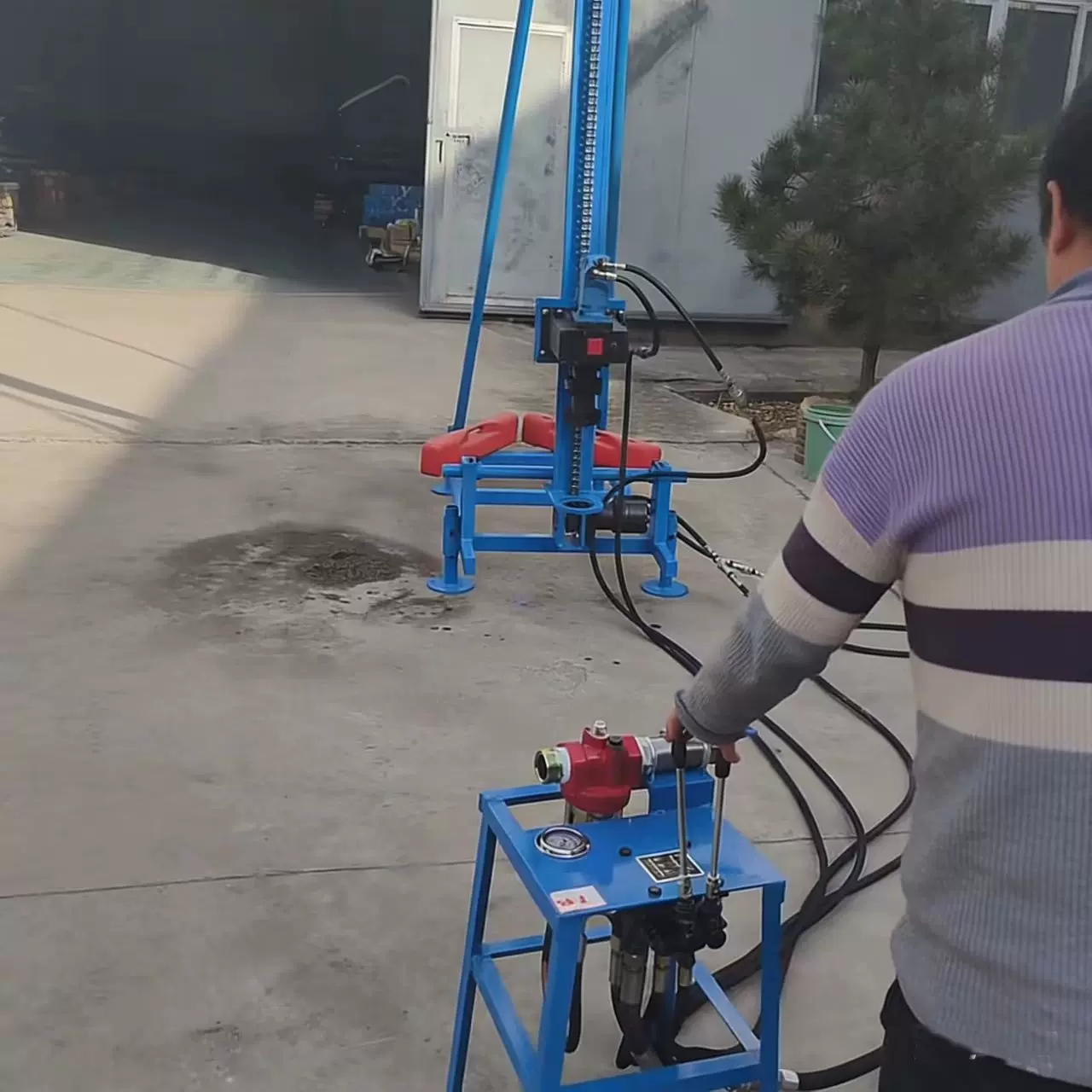 山区天然气勘探打洞机小型潜孔液压钻孔机柴油锚固钻