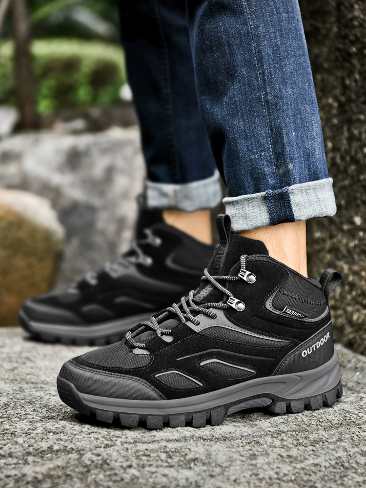 Climbing high sports shoes for training for camping