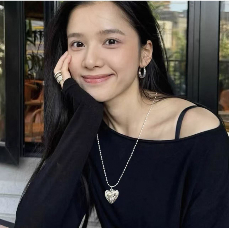 Long Heart Necklace Autumn Korean Silver Sweater 2025 New Hot Style High-End Pendant Accessories