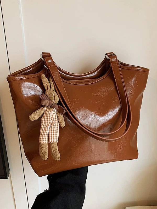 Shoulder bag, capacious one-shoulder purse, high-quality style with pendant charm